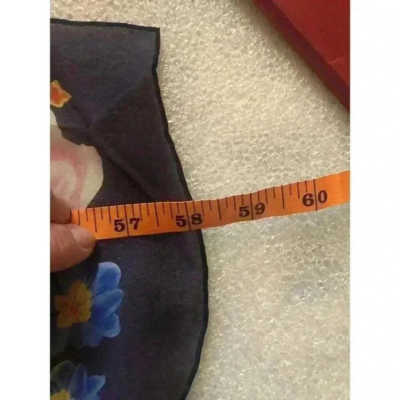 Salvatore Ferragamo Tropical Fish Scarf women 100% Silk - Picture 4 of 6